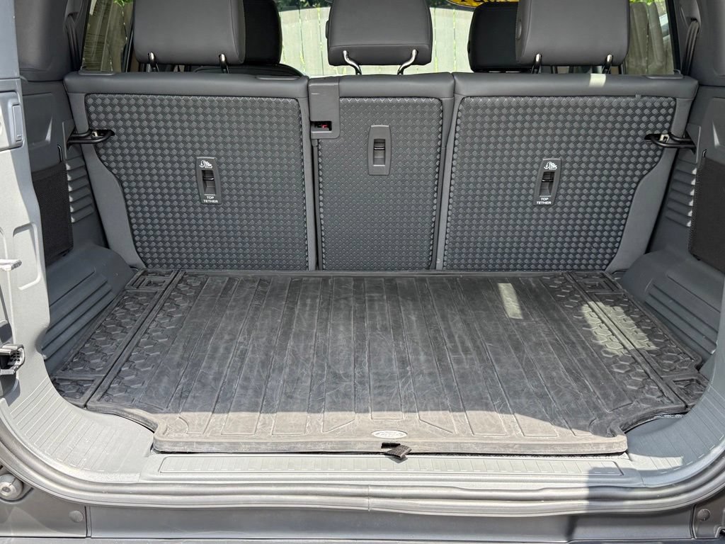 Certified 2024 Land Rover Defender 110 X-Dynamic SE AWD/4WD image 38