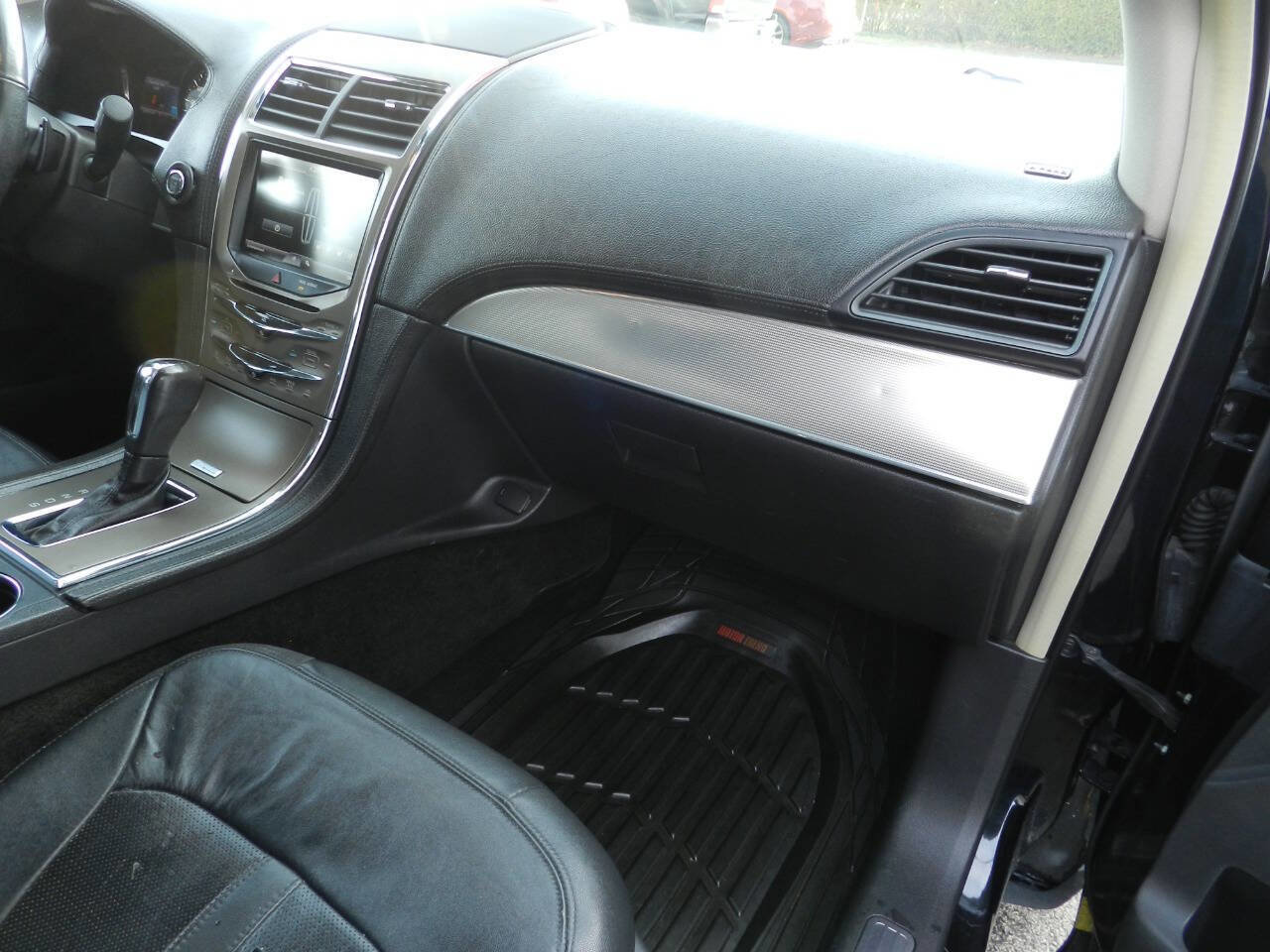 Used 2015 Lincoln MKX FWD image 13