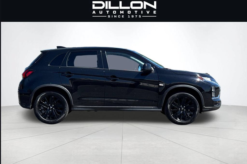 Used 2025 Mitsubishi Outlander Sport LE AWD/4WD image 3