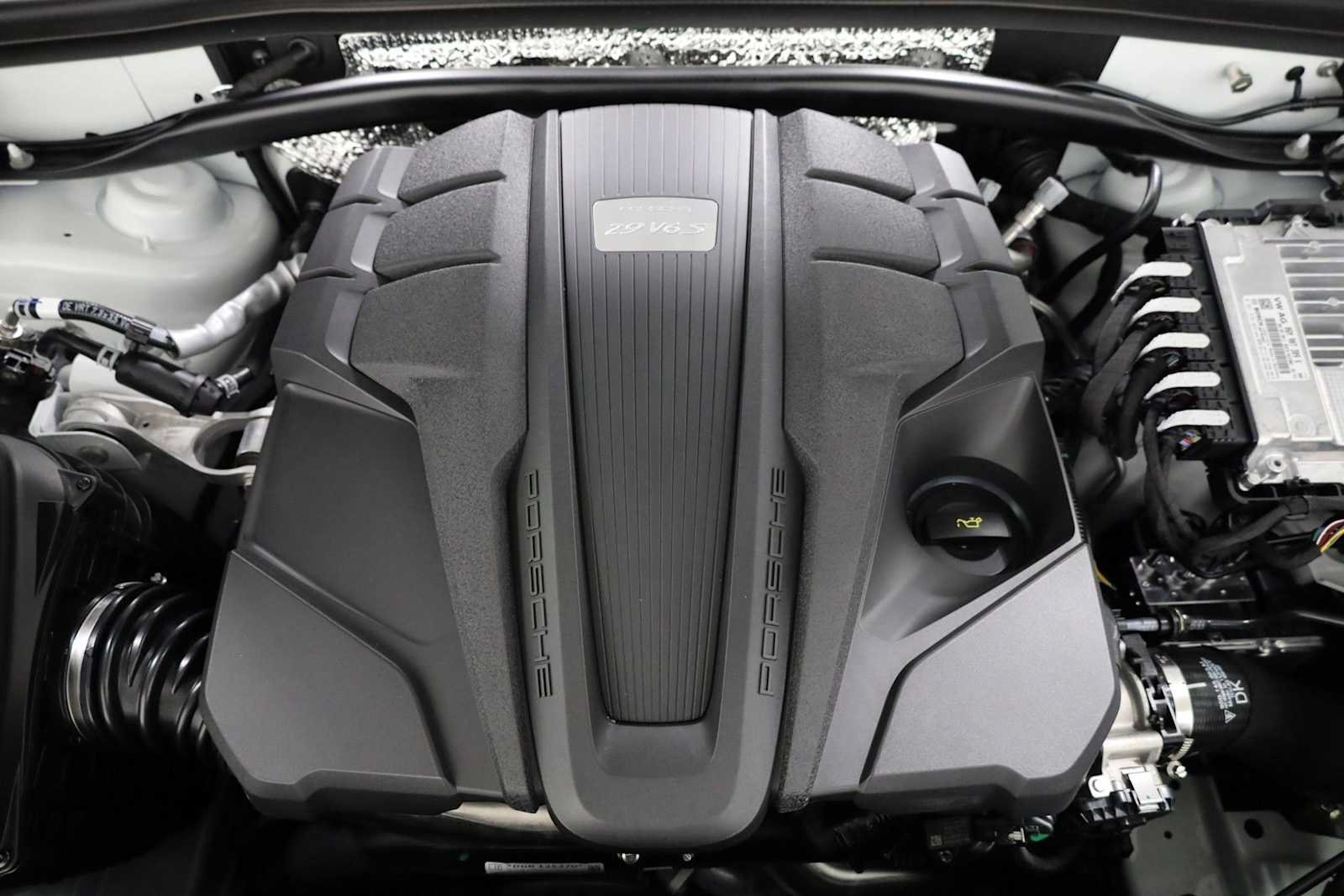 New 2026 Porsche Macan S AWD/4WD image 42