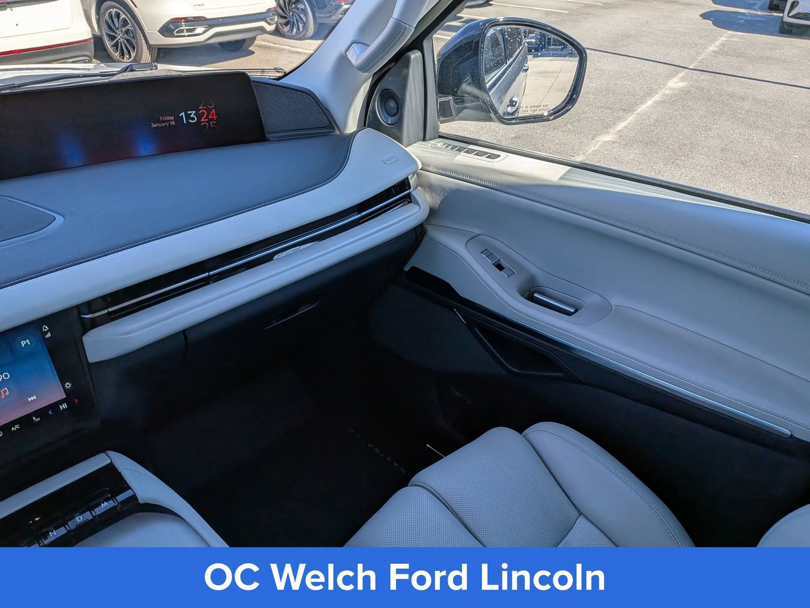 Certified 2025 Lincoln Navigator Reserve AWD/4WD image 19