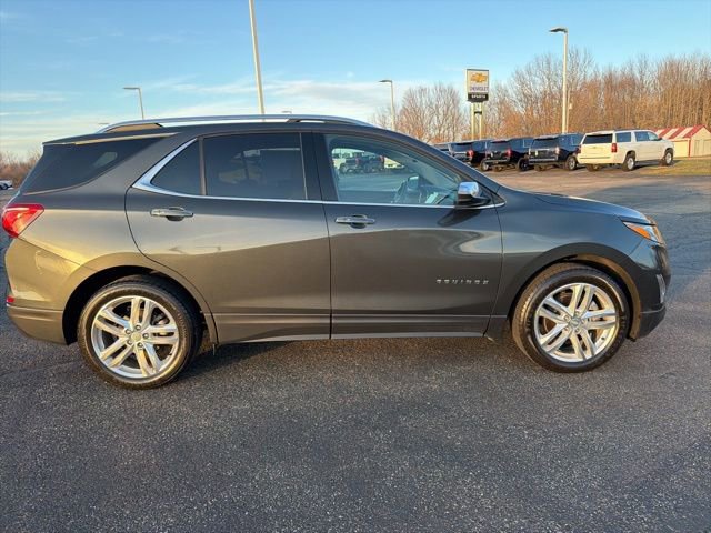 Used 2018 Chevrolet Equinox Premier image 2