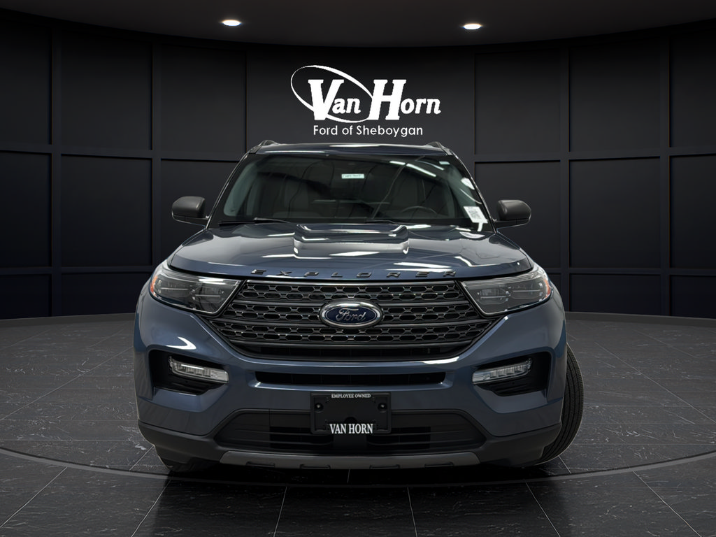 Used 2021 Ford Explorer XLT w/ Equipment Group 202A AWD/4WD image 2