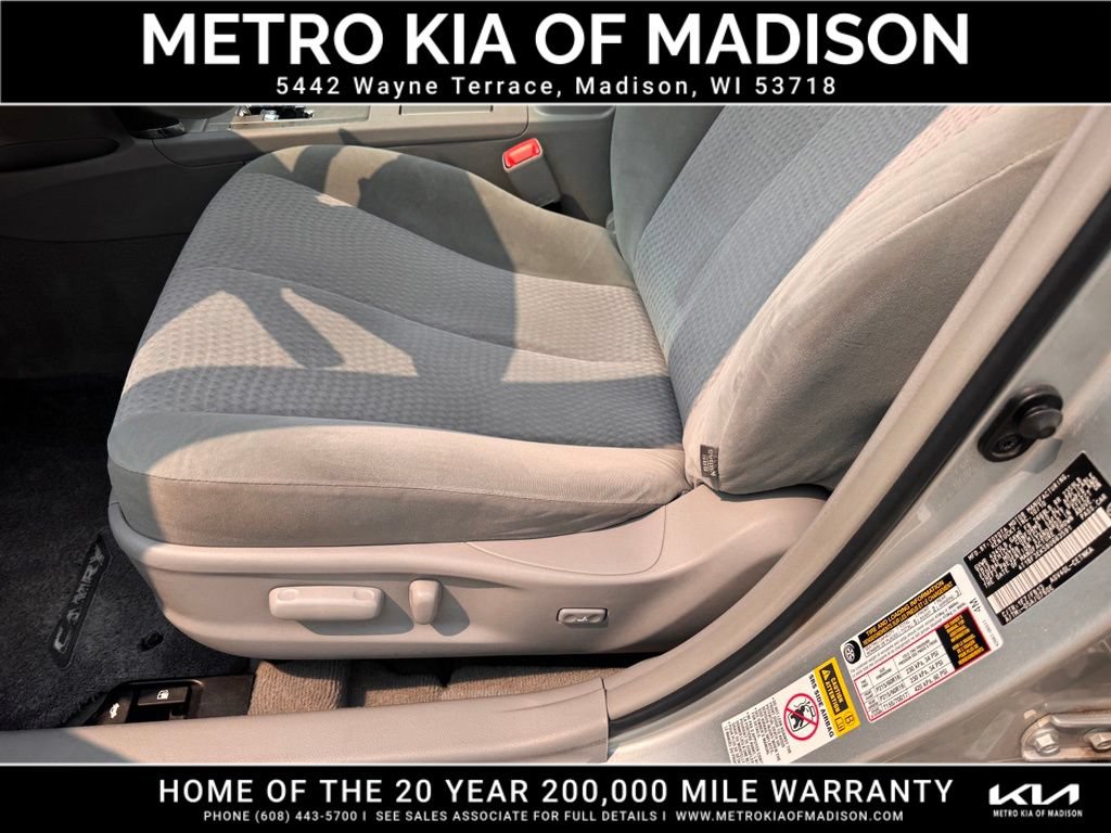 Used 2011 Toyota Camry LE FWD image 13
