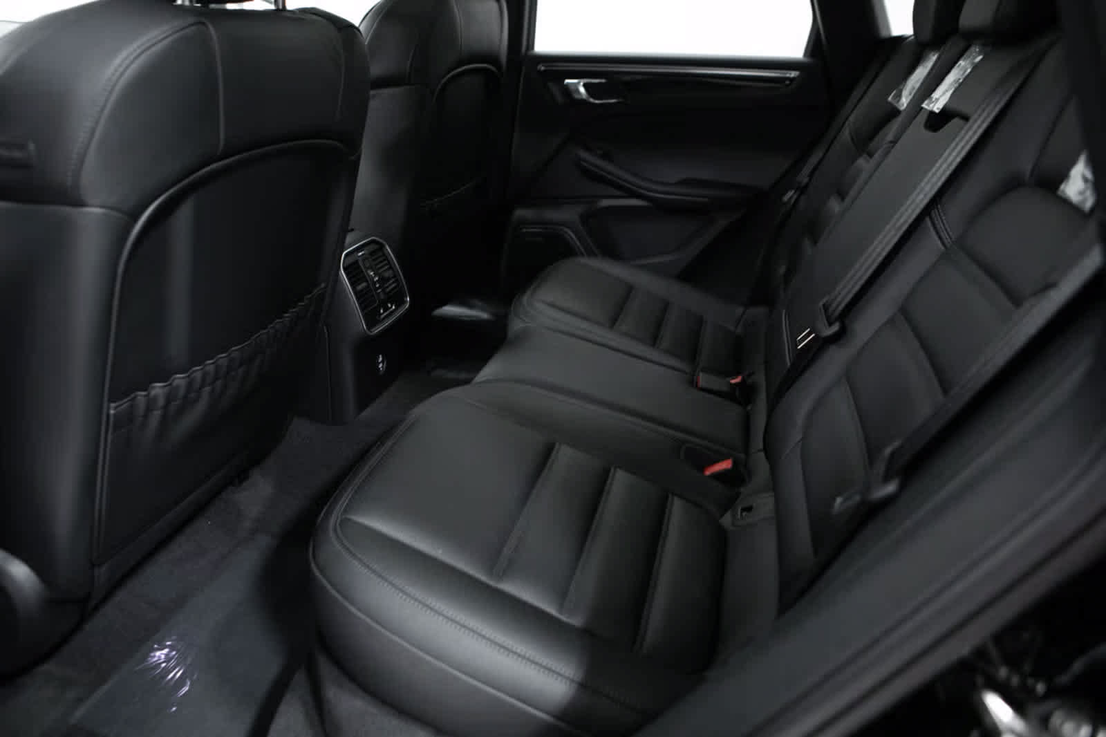 Certified 2026 Porsche Macan S AWD/4WD image 14