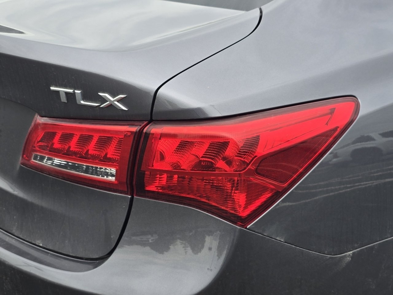 Used 2018 Acura TLX w/ Technology Package FWD image 9