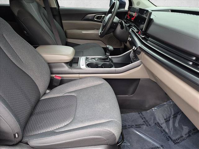Used 2026 Kia Carnival LX FWD image 28