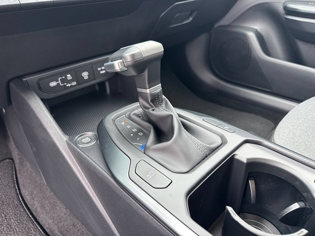 New 2025 Kia K4 FWD image 30