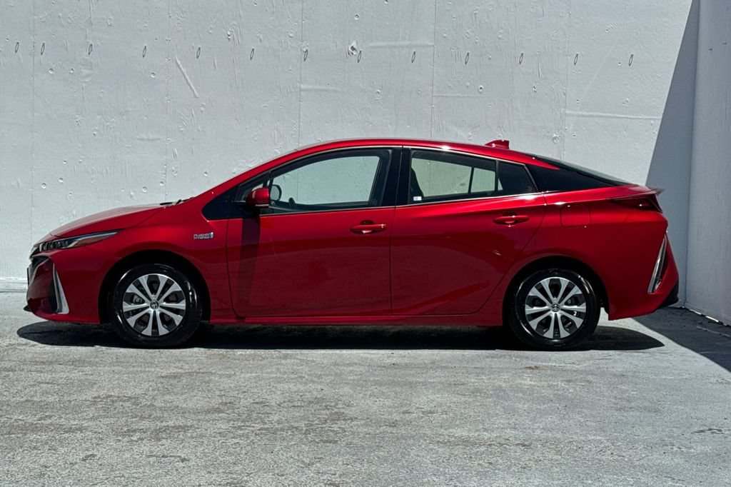 Used 2020 Toyota Prius Prime XLE FWD image 6