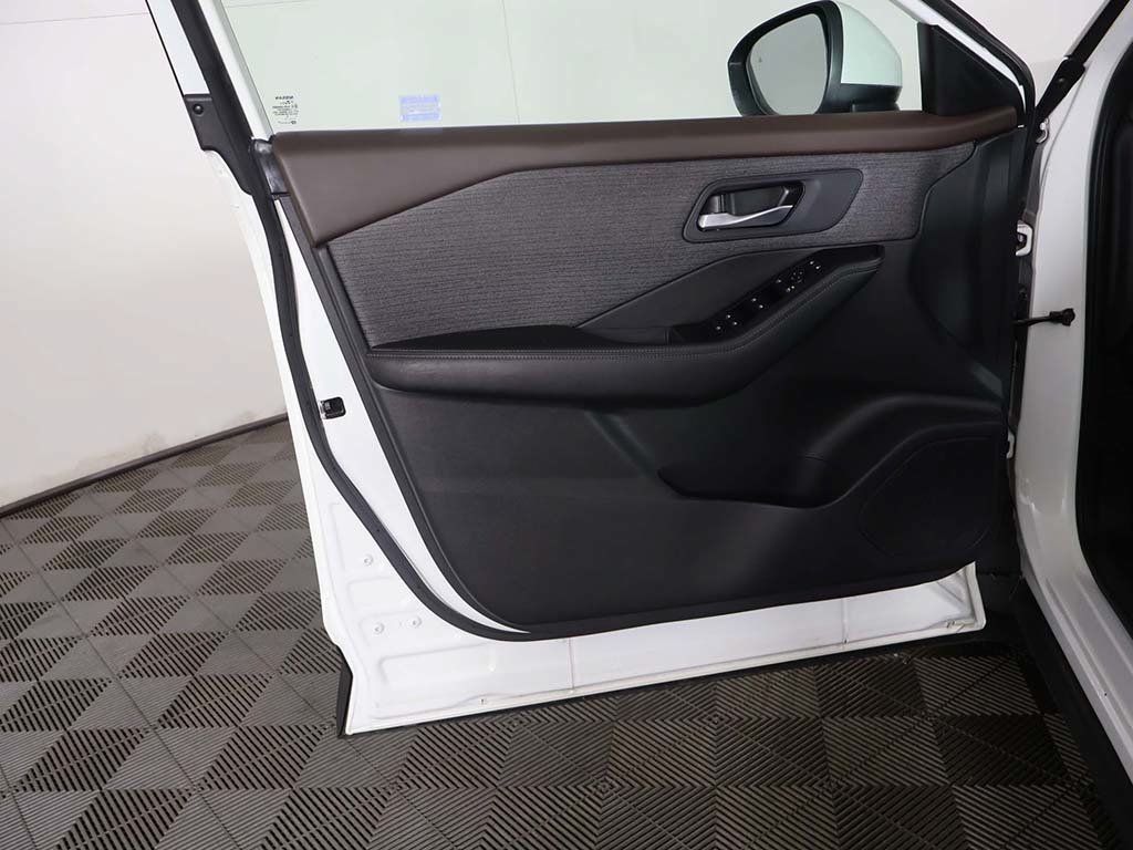 Used 2022 Nissan Rogue SV AWD/4WD image 20