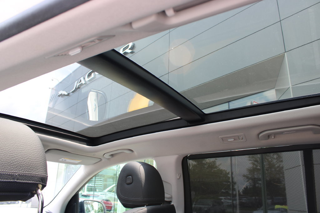 Used 2023 Mercedes-Benz GLS 580 4MATIC image 18