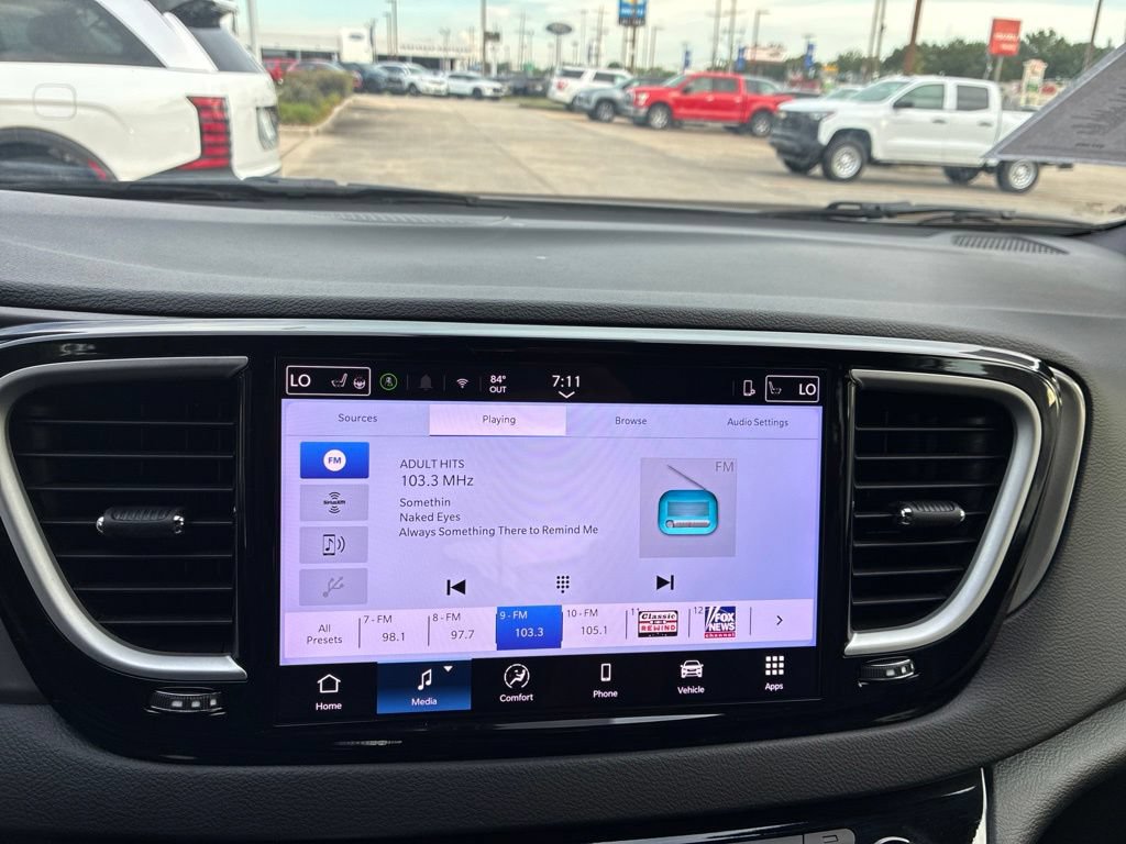 Used 2025 Chrysler Pacifica Select FWD image 27