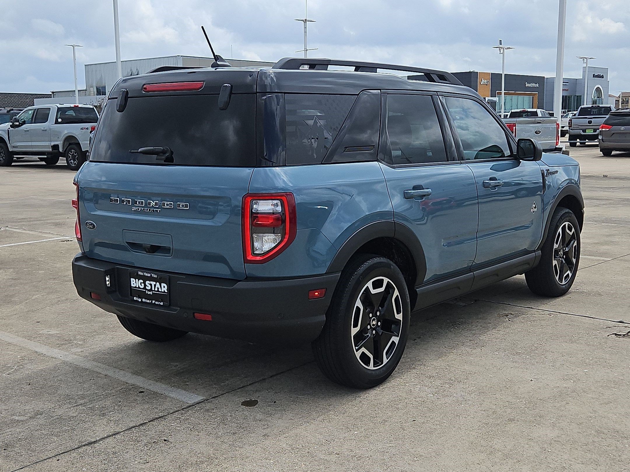 Used 2023 Ford Bronco Sport Outer Banks w/ Tech Package image 3