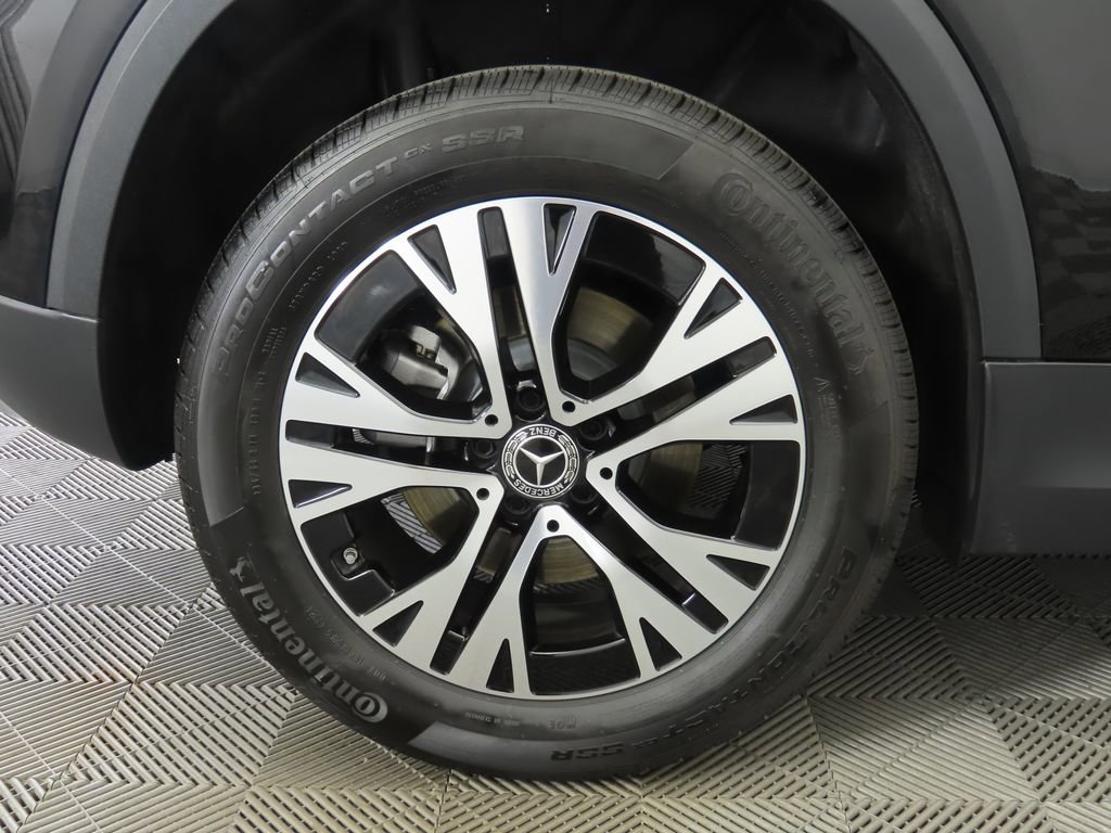 Certified 2025 Mercedes-Benz GLA 250 image 32