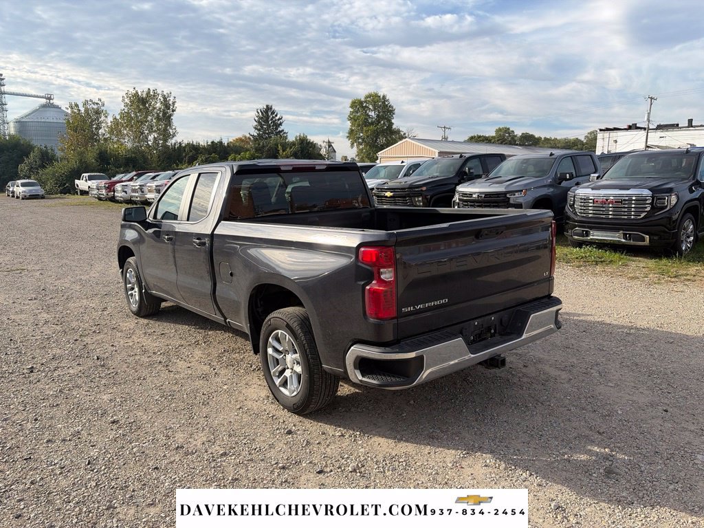 Used 2022 Chevrolet Silverado 1500 LT AWD/4WD image 3