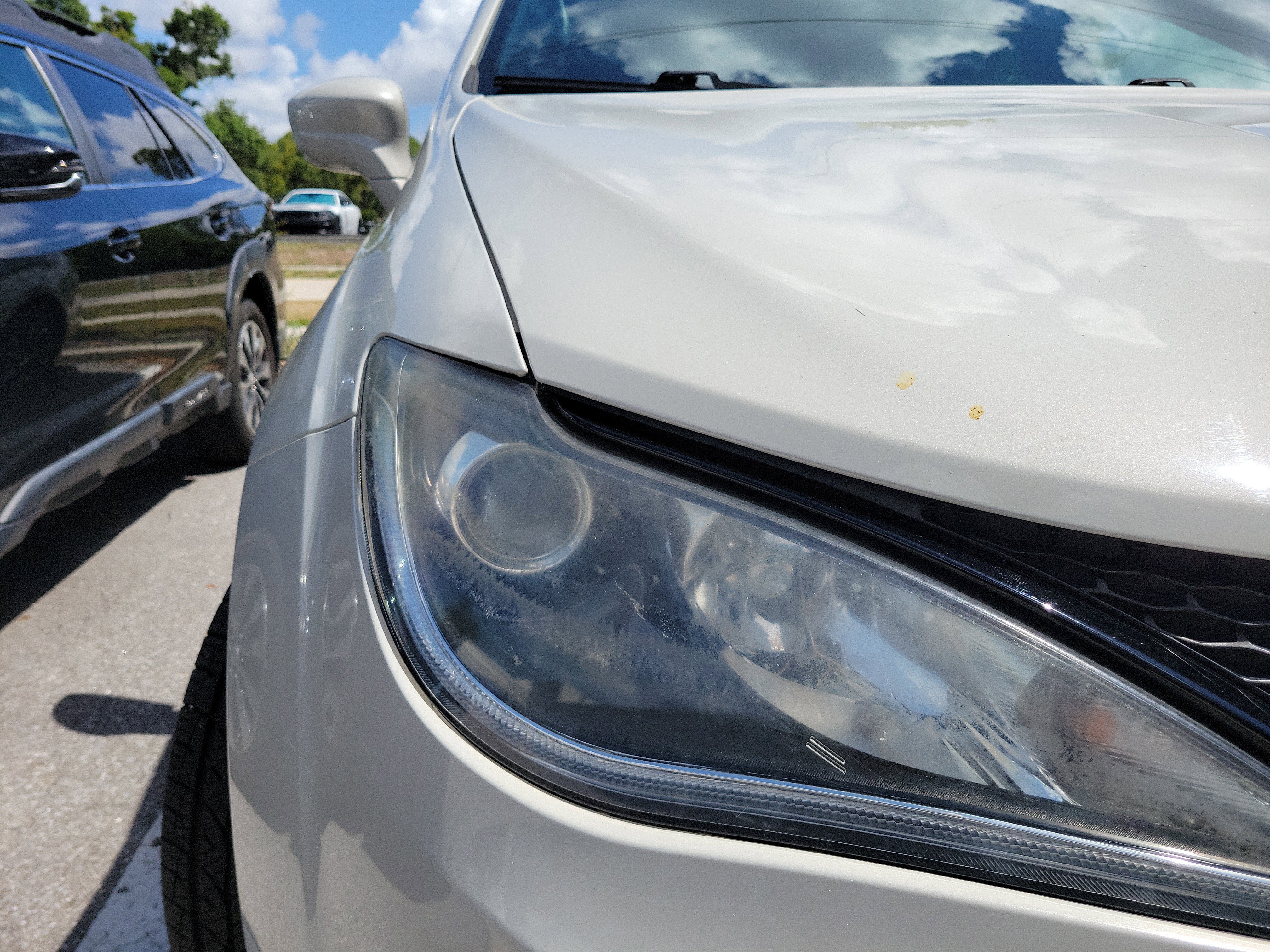Used 2020 Chrysler Pacifica Touring-L w/ Advanced Safetytec Group FWD image 7