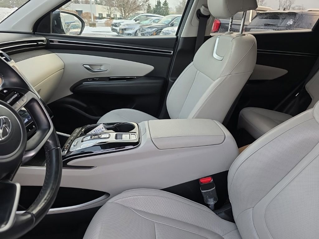 Used 2022 Hyundai Tucson Limited w/ Cargo Package image 21