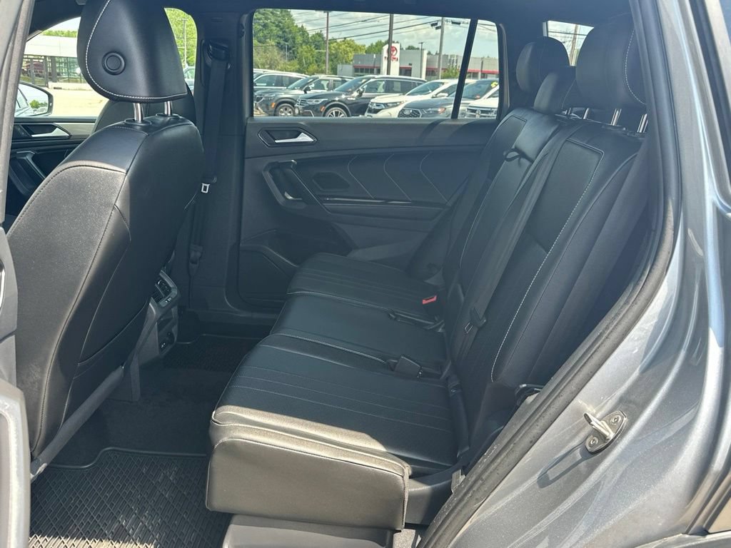 Used 2023 Volkswagen Tiguan SE R-Line AWD/4WD image 32