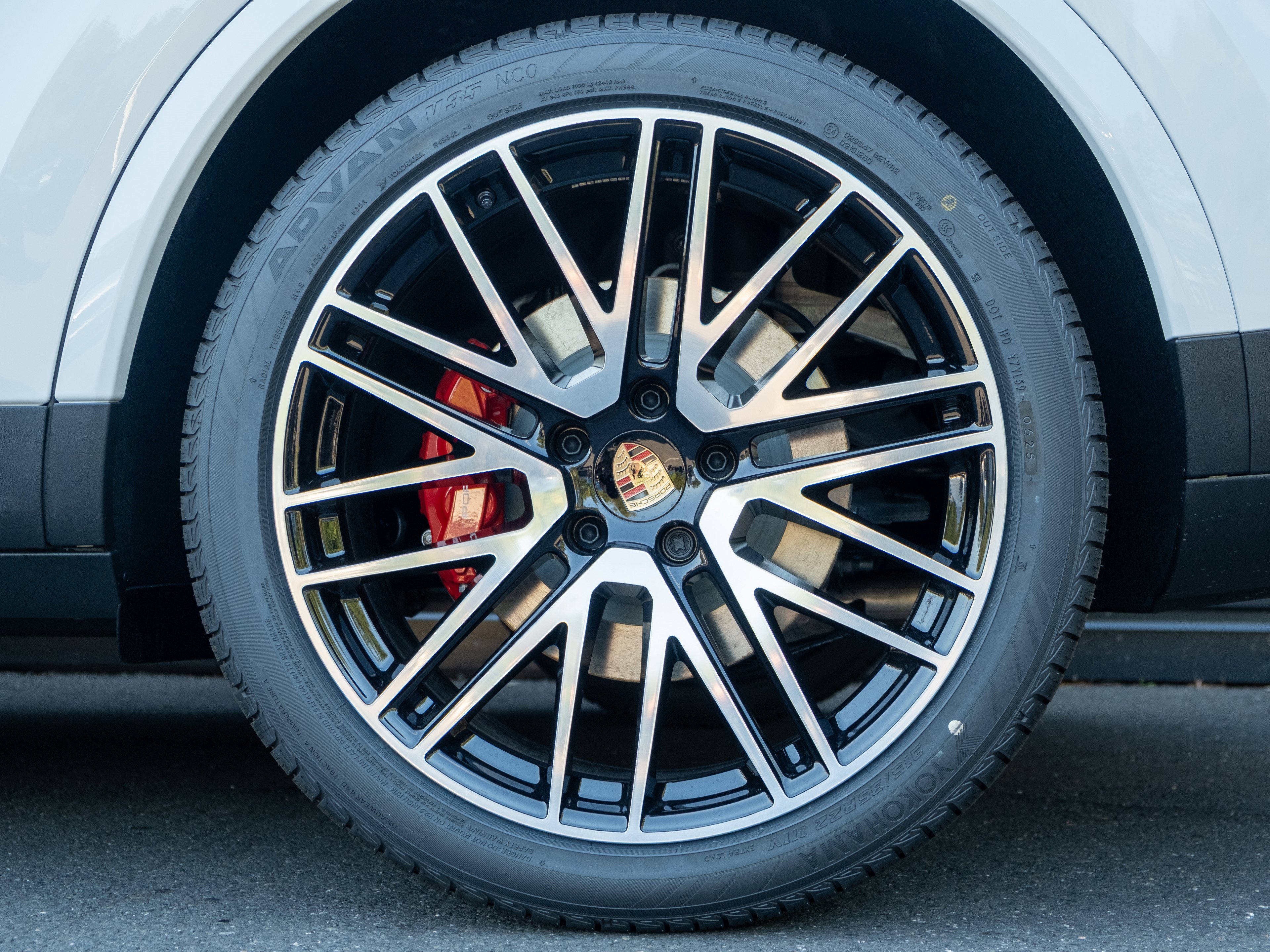 New 2026 Porsche Cayenne S image 13