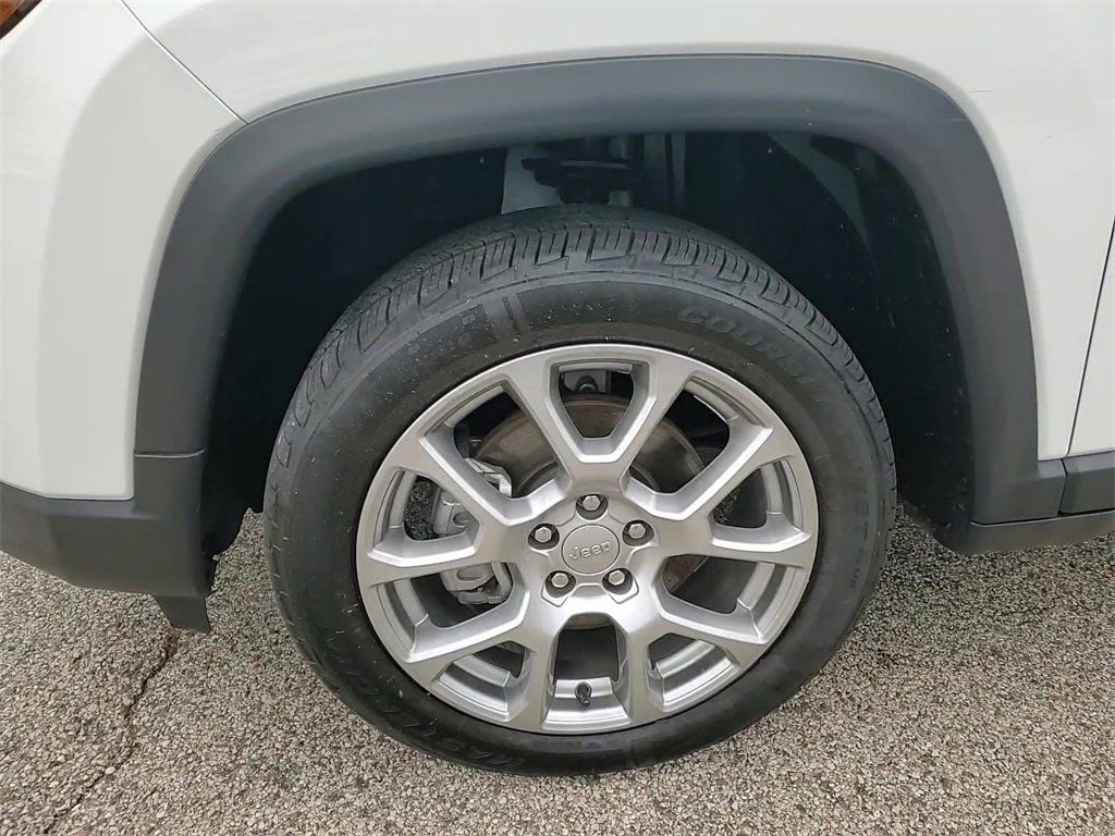 Used 2022 Jeep Compass Latitude w/ Sun and Sound Group image 7