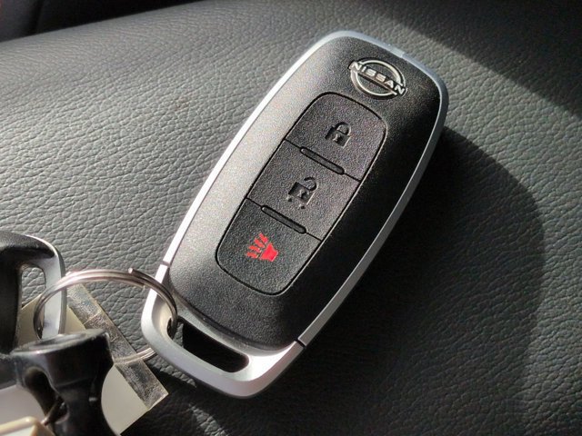 Used 2025 Nissan Kicks SR FWD image 26