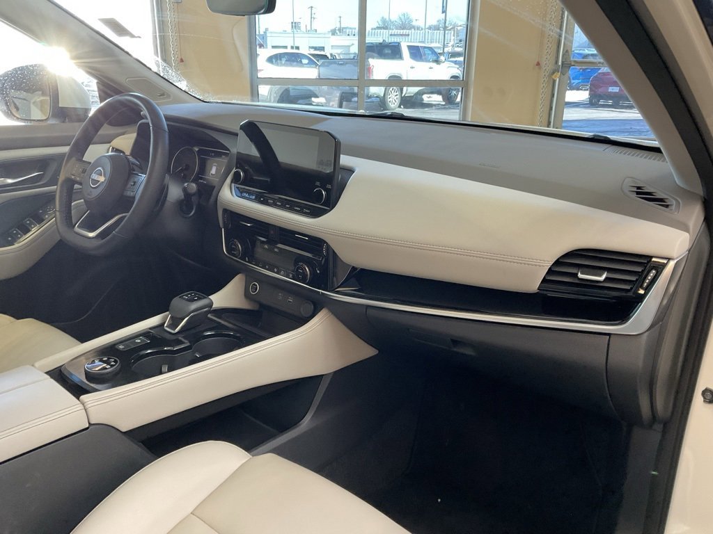 Used 2023 Nissan Rogue SL w/ SL Premium Package image 20