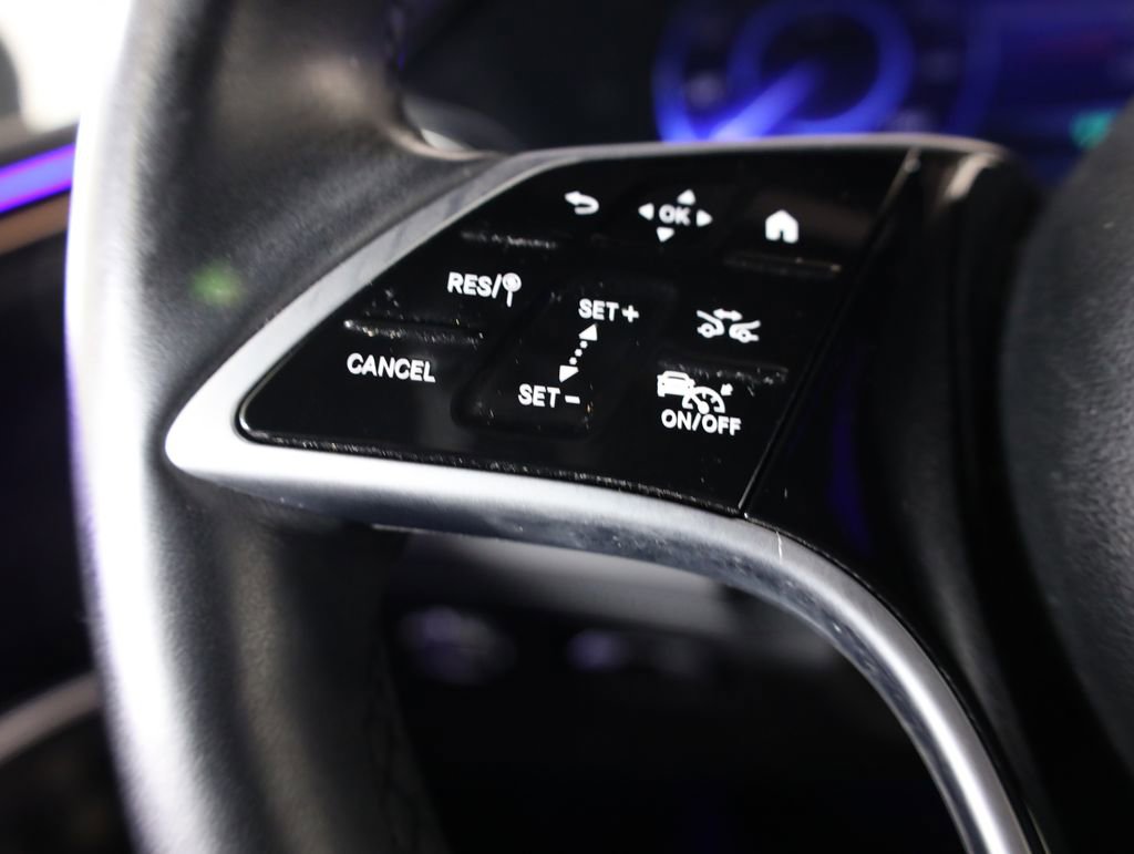 Used 2023 Mercedes-Benz EQS 580 4MATIC SUV w/ Exclusive Trim Package image 16