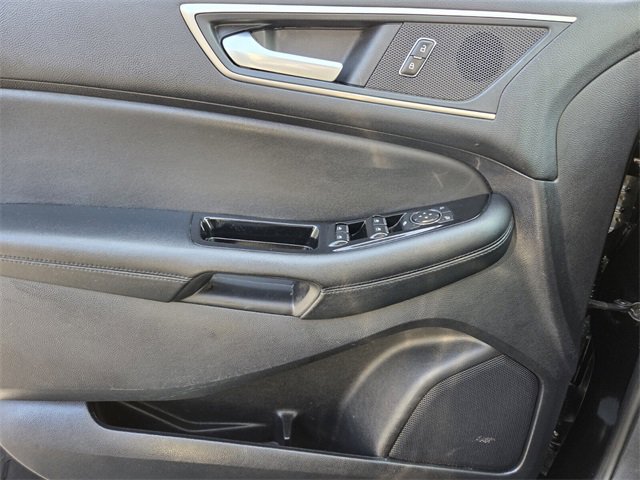 Used 2020 Ford Edge SEL image 25