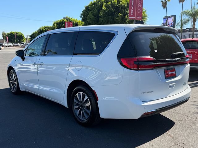 Used 2024 Chrysler Pacifica Limited FWD image 5