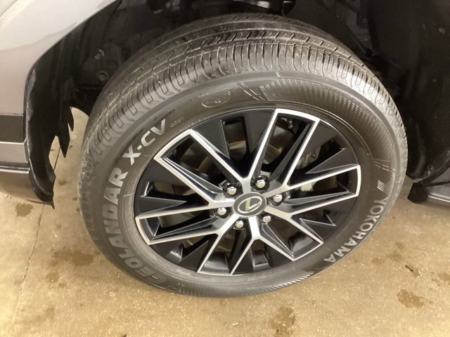 Used 2024 Lexus GX 550 w/ Accessory Package (Z1) AWD/4WD image 30