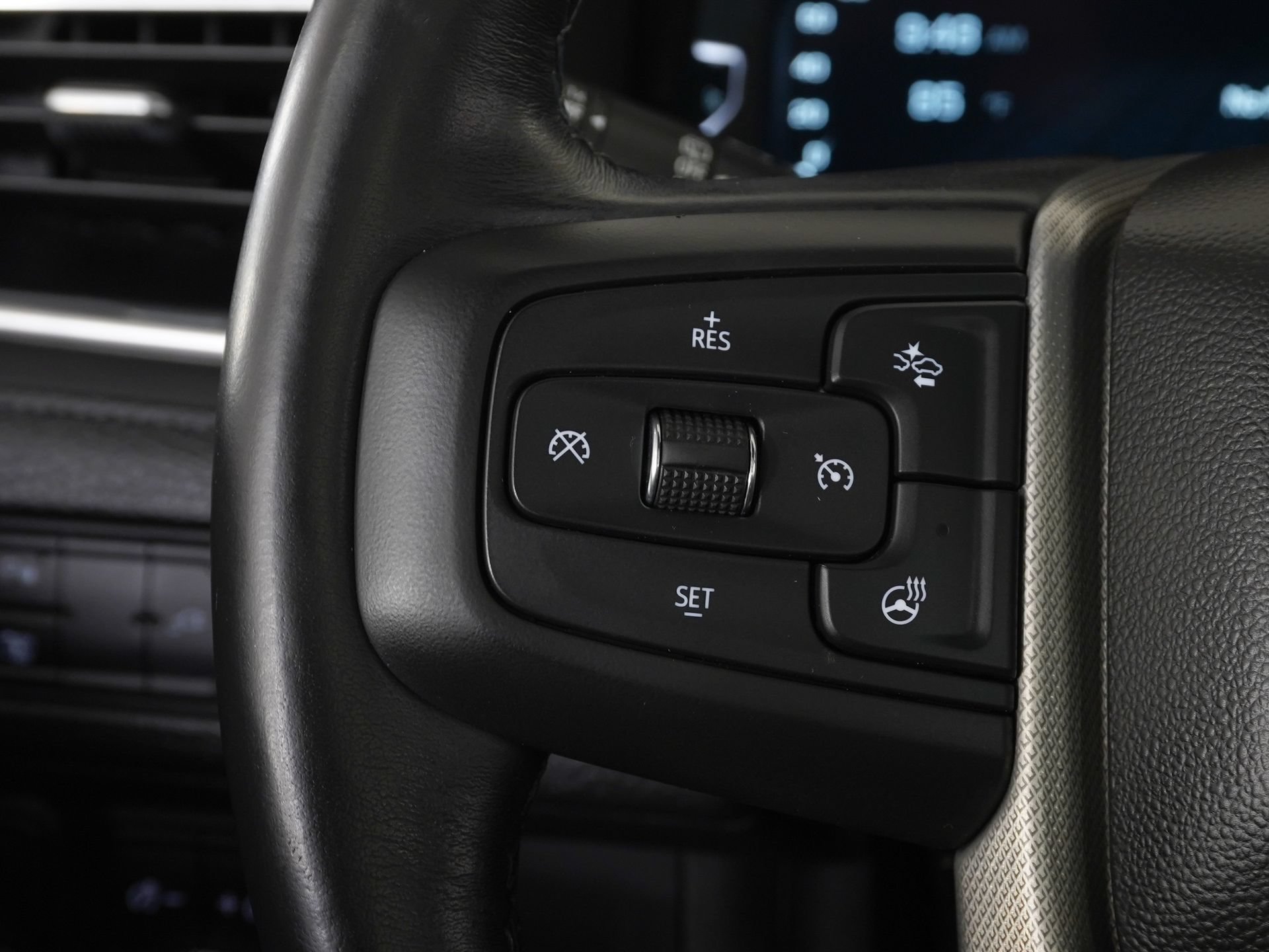 Used 2022 GMC Yukon Denali RWD image 22