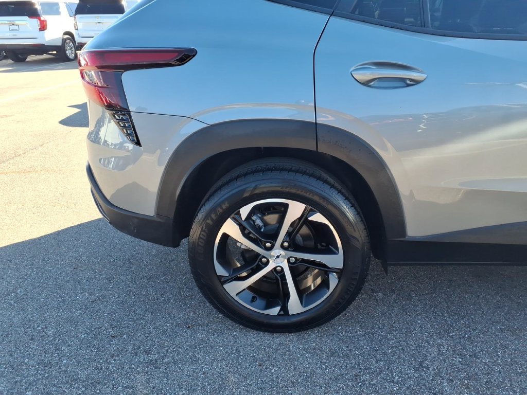 Certified 2024 Chevrolet Trax RS w/ Driver Confidence Package FWD image 24