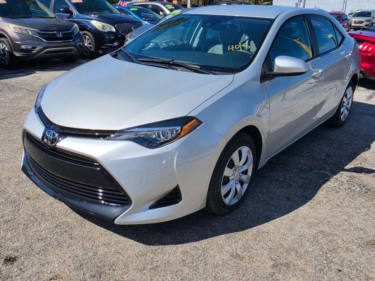 Used 2018 Toyota Corolla LE FWD image 1
