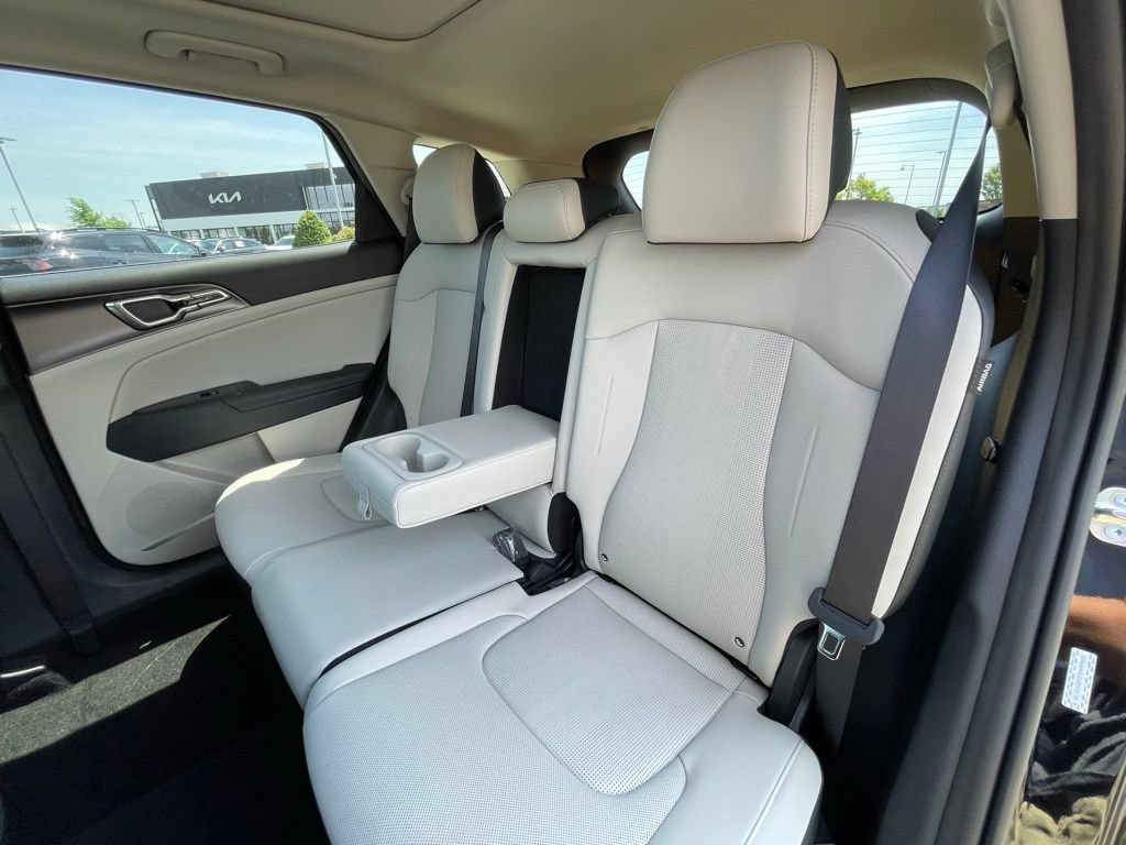 New 2026 Kia Sportage EX w/ EX Panorama Roof Package FWD image 26