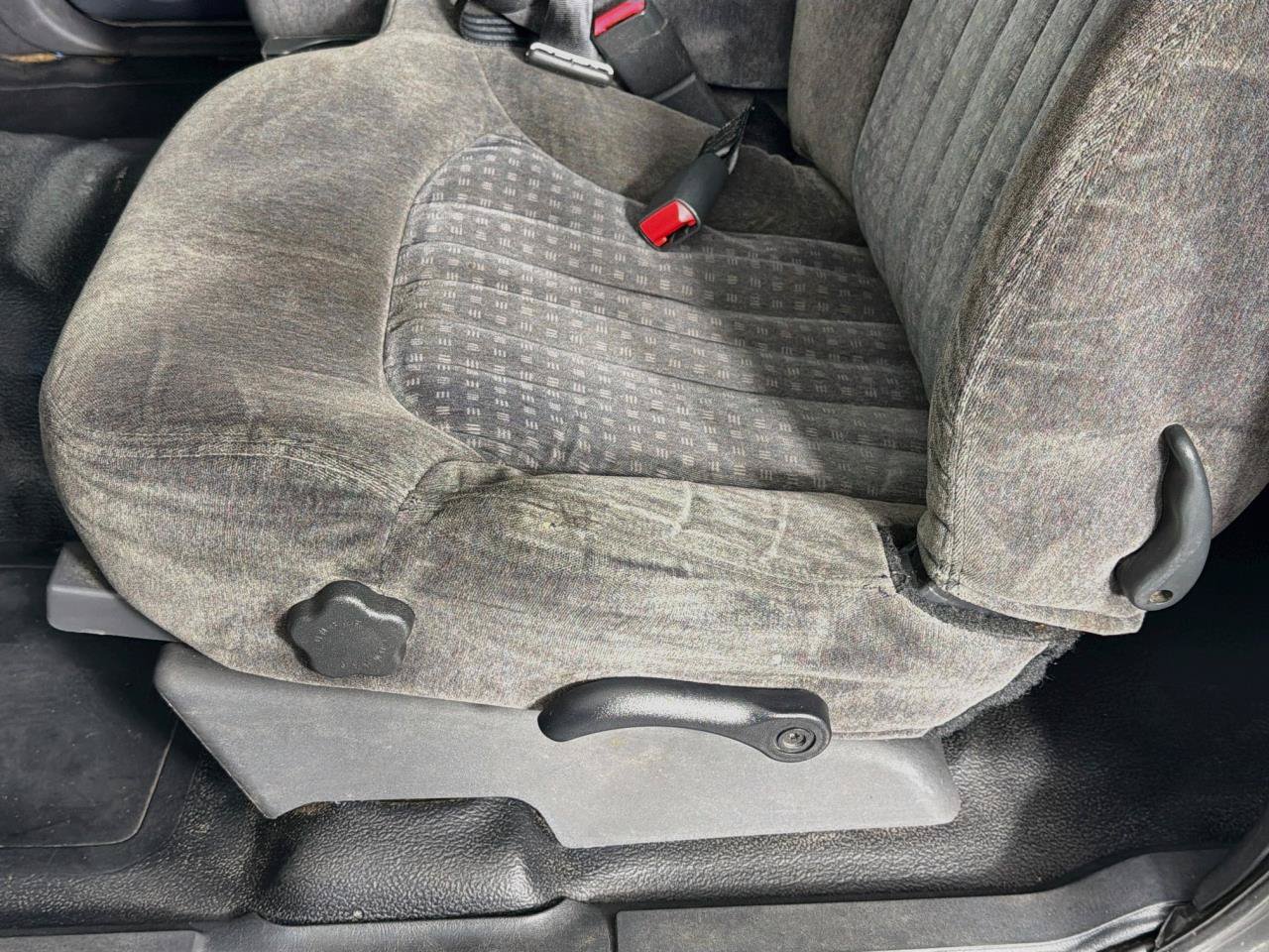 Used 2001 Chevrolet S10 Pickup 4x4 Extended Cab image 34