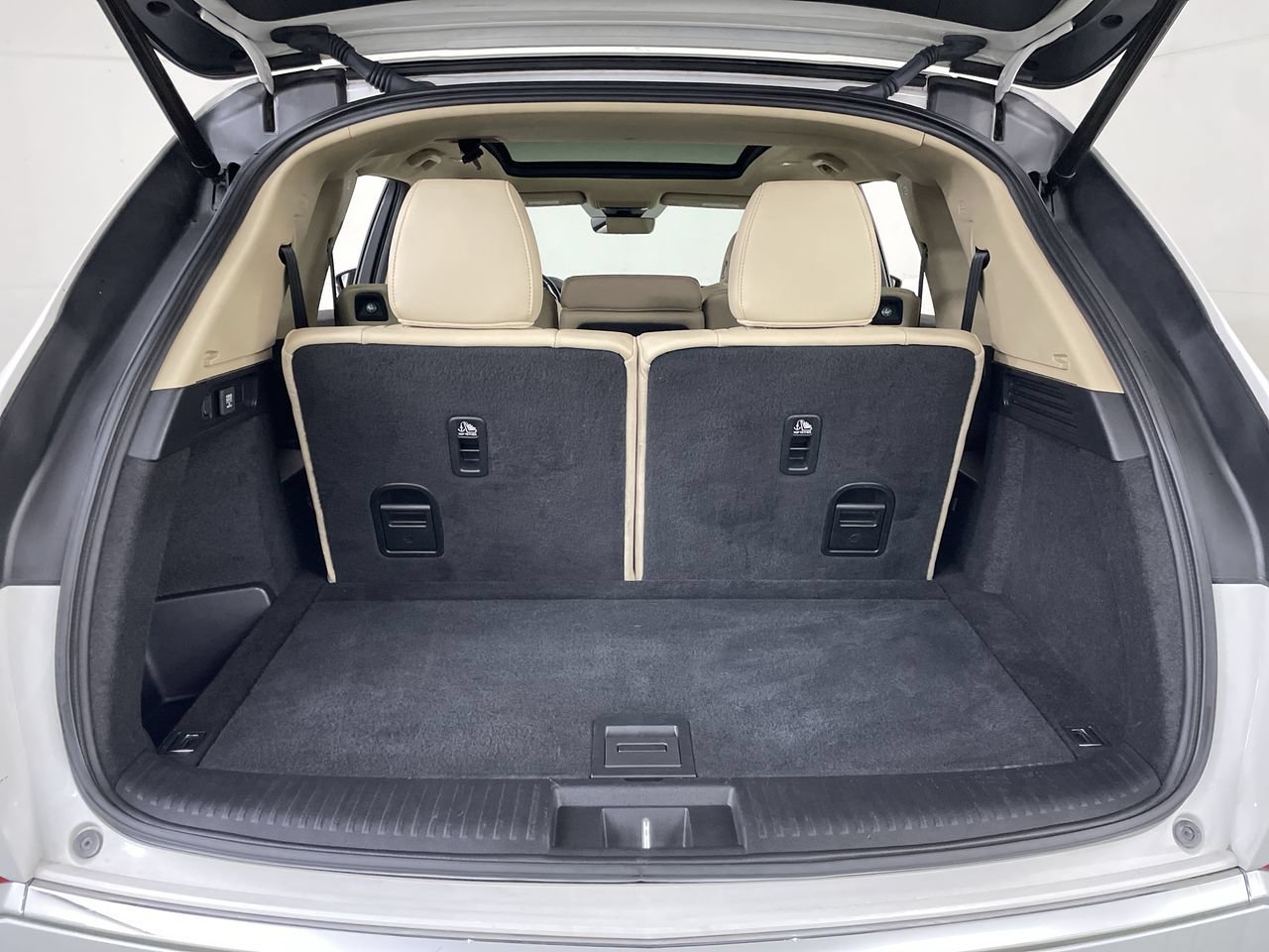 Used 2023 Acura MDX SH-AWD image 23