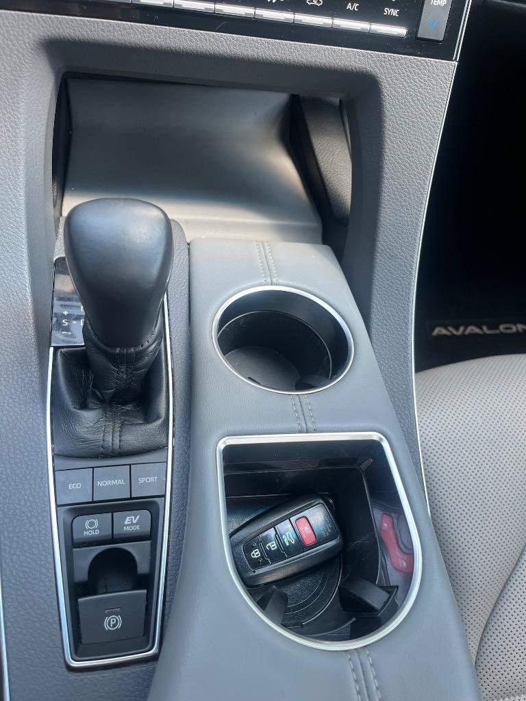 Used 2019 Toyota Avalon XSE w/ Four Season Floor Mat Package FWD image 43
