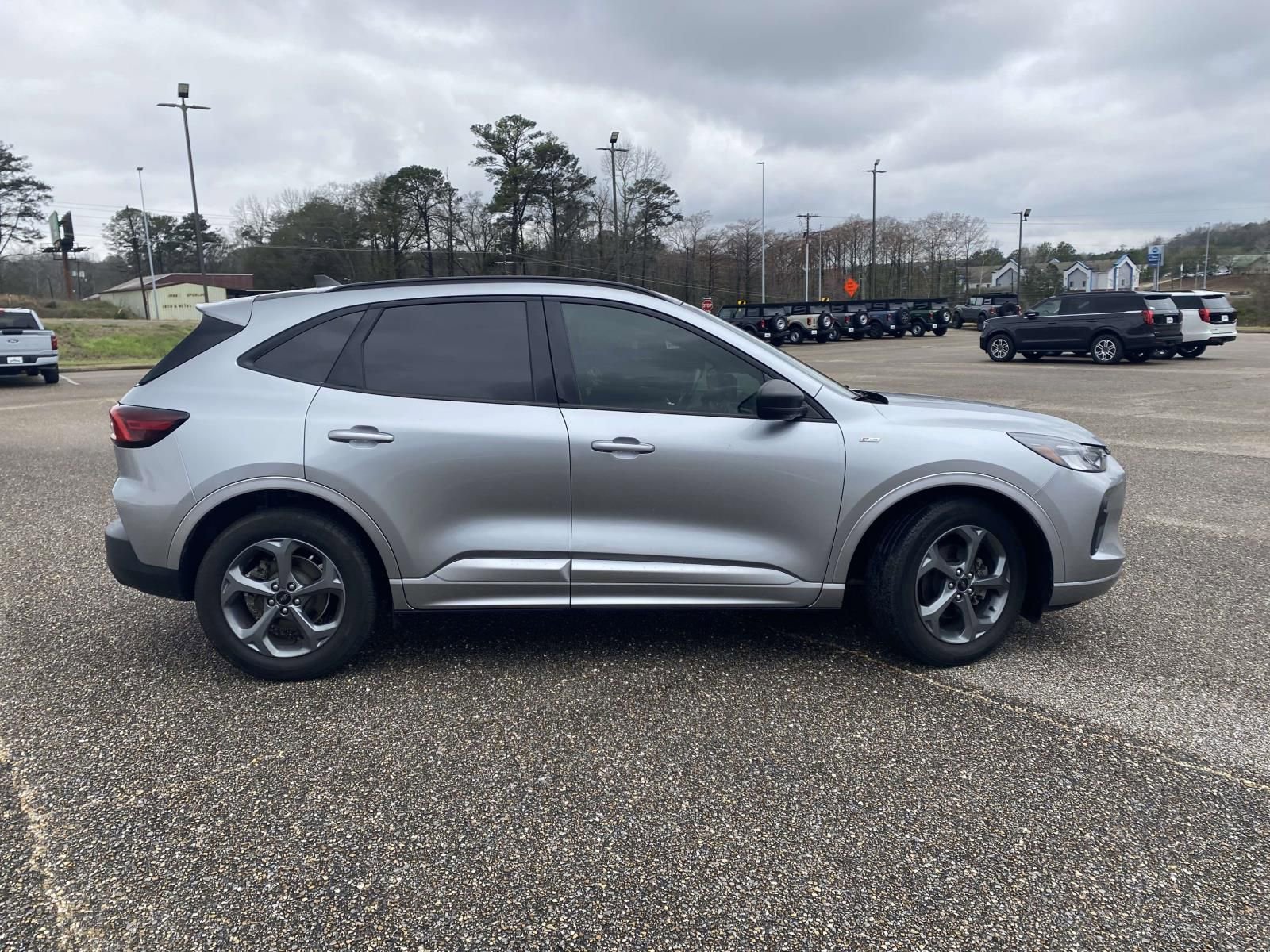 Used 2023 Ford Escape ST-Line image 8