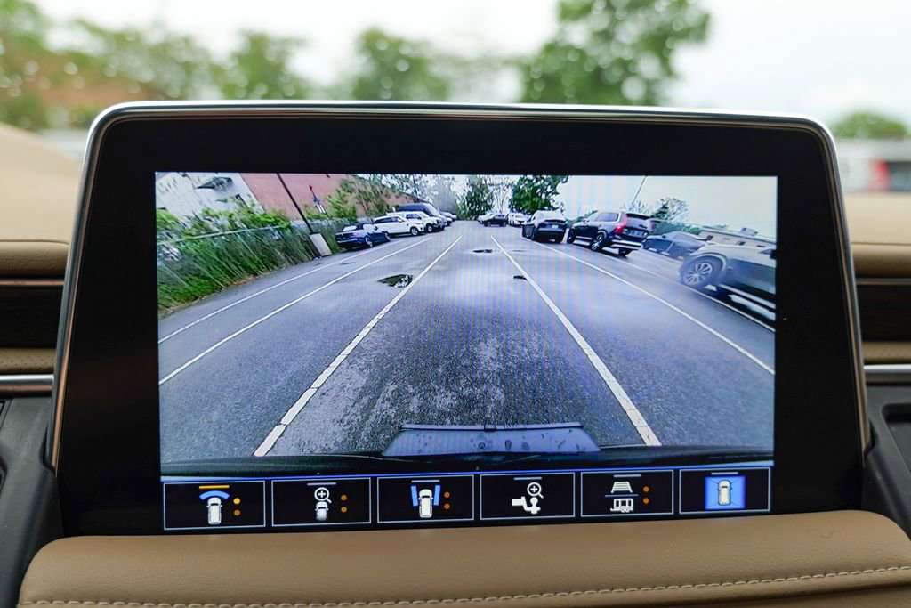 Used 2021 Chevrolet Suburban Premier w/ Premium Package AWD/4WD image 58