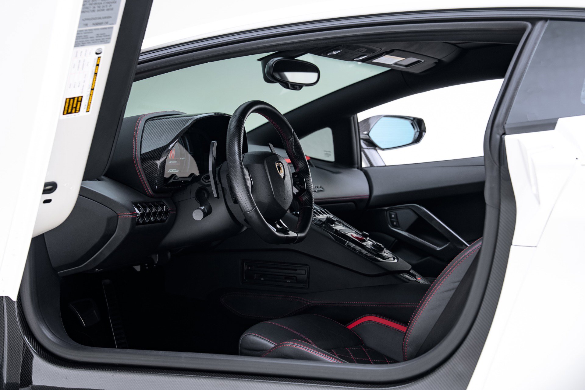 Used 2017 Lamborghini Aventador S image 2