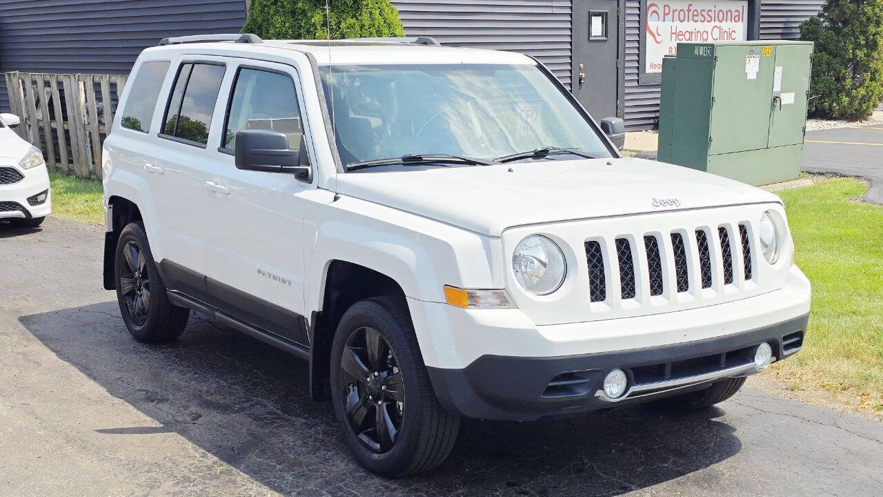 Used 2015 Jeep Patriot Limited w/ Sun/Sound Group AWD/4WD image 8