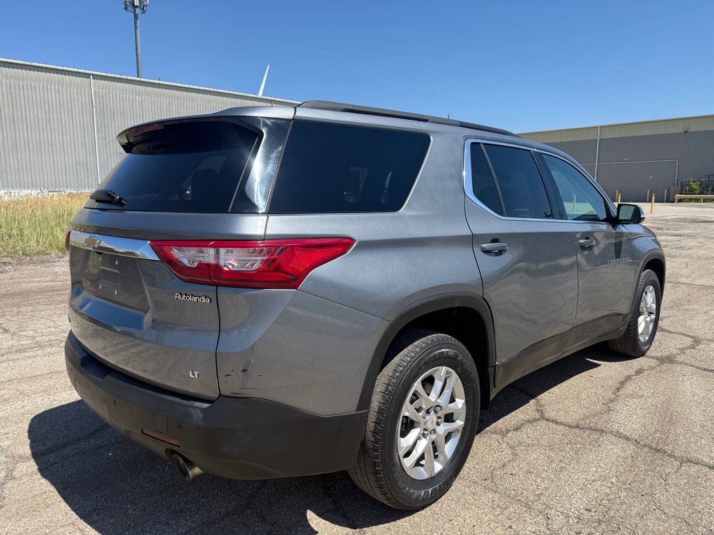 Used 2020 Chevrolet Traverse LT FWD image 3