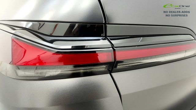 Used 2023 BMW 740i w/ Parking Assistance Package RWD image 27