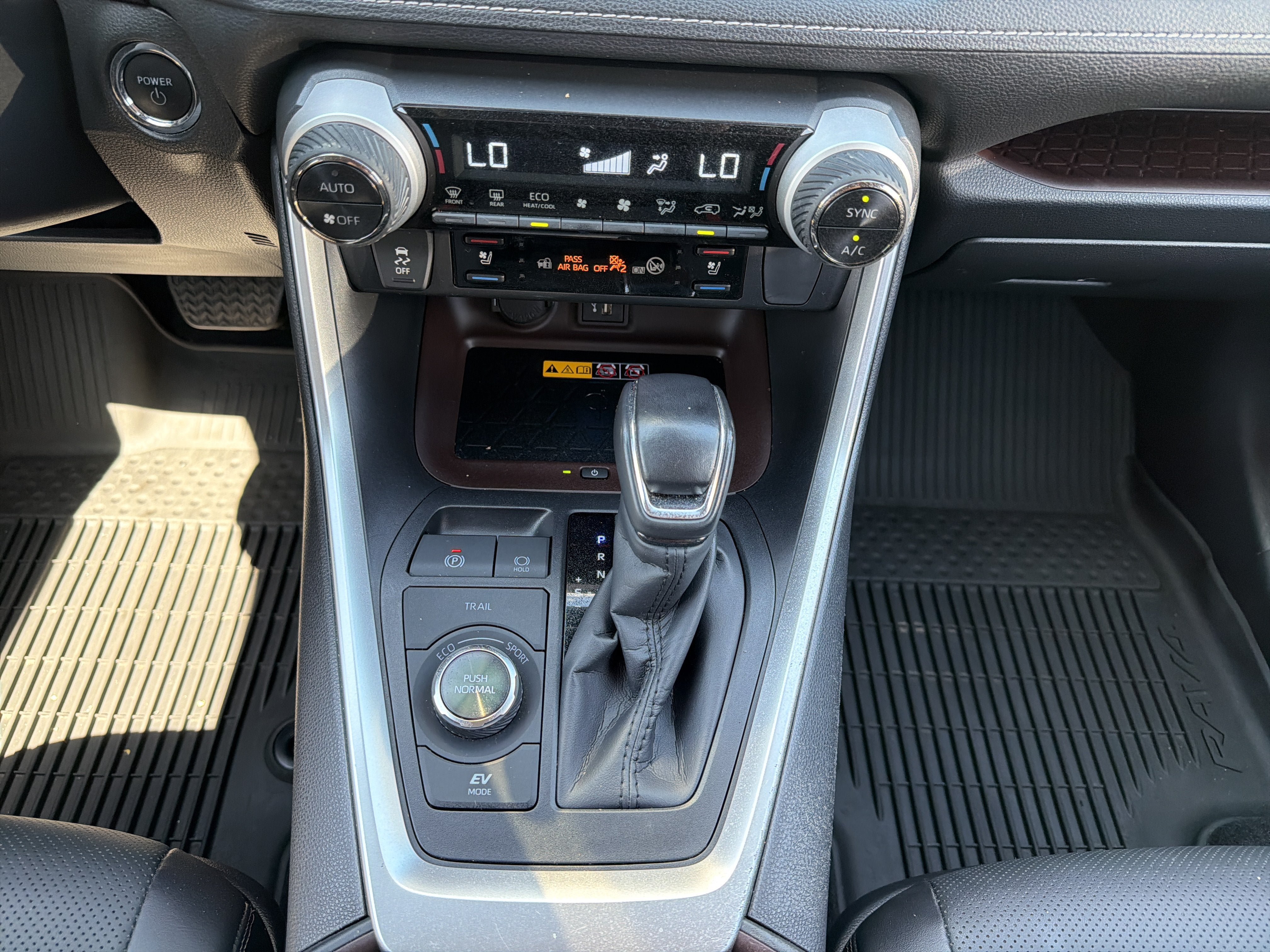 Used 2023 Toyota RAV4 Limited AWD/4WD image 25