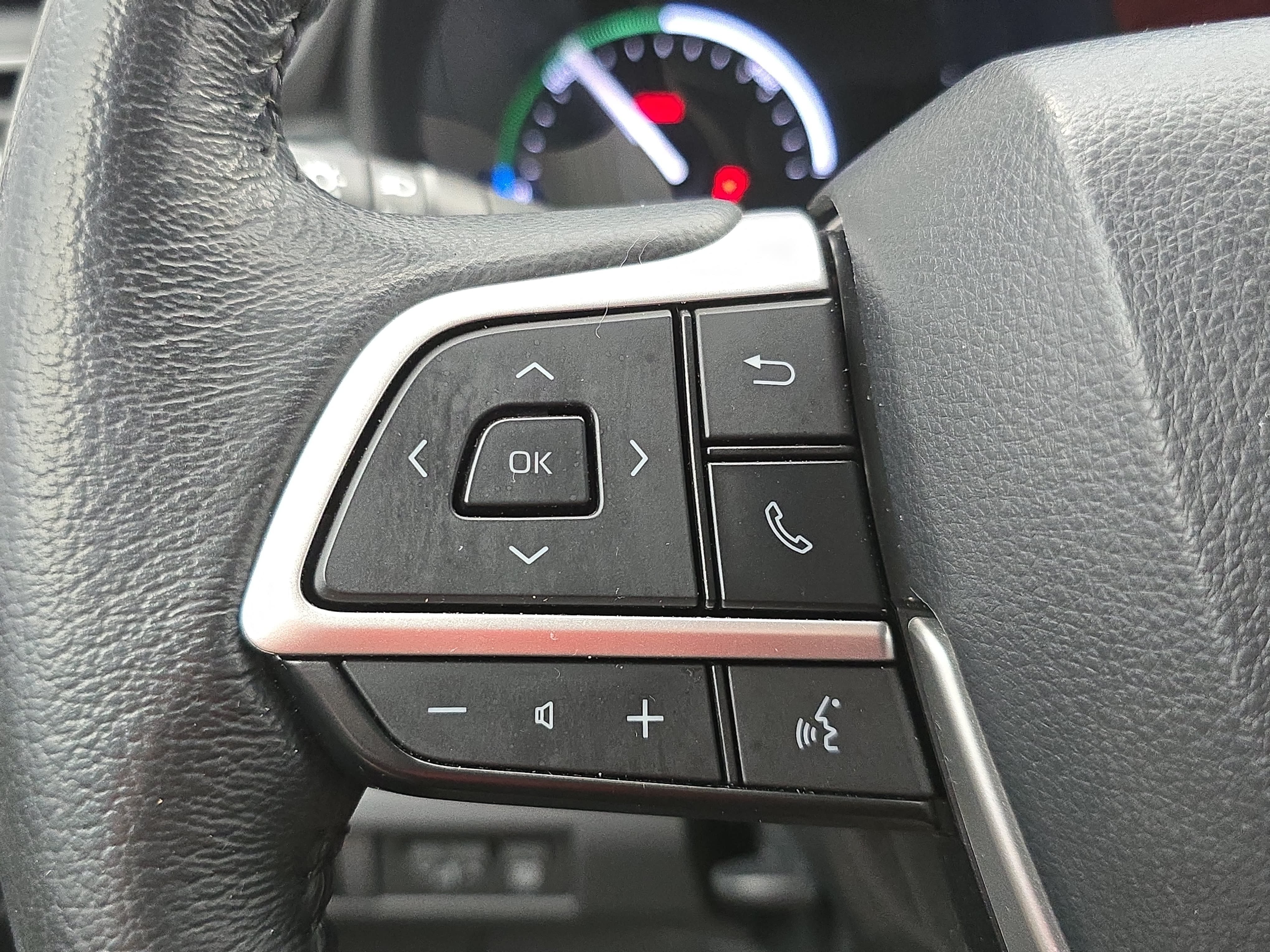 Used 2024 Toyota Sienna XLE FWD image 18