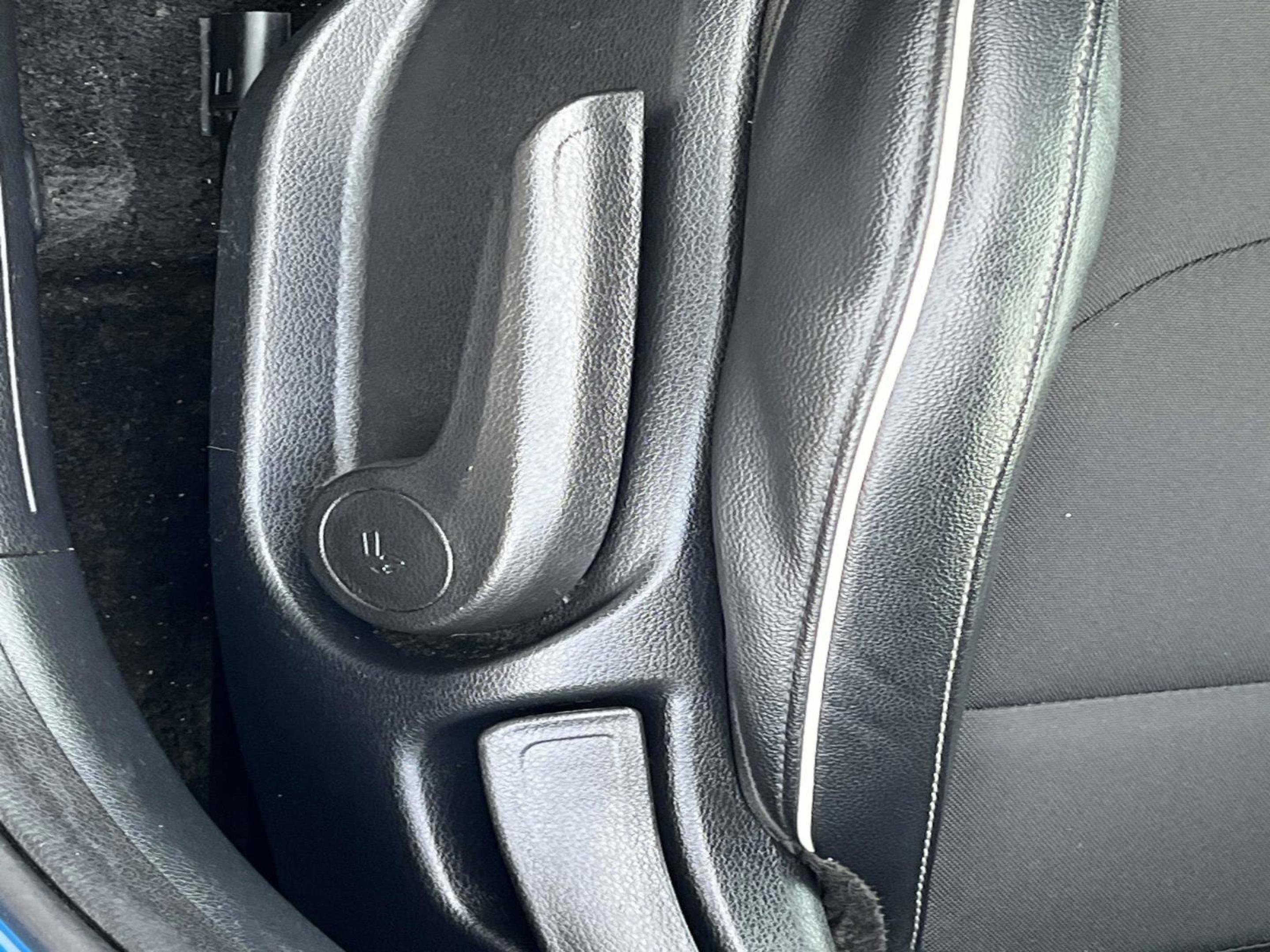 Used 2022 Kia Forte GT-Line image 32