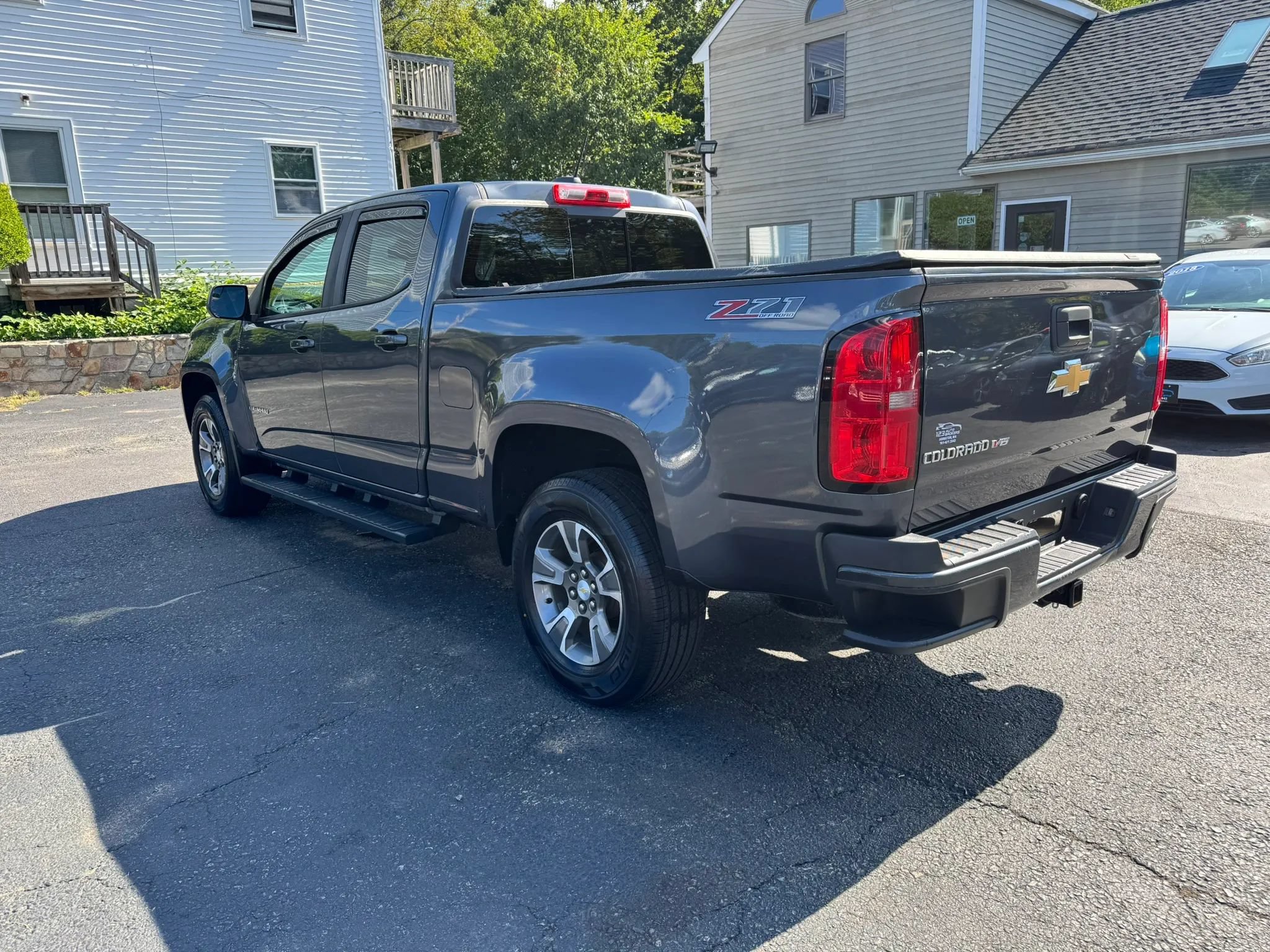 Used 2017 Chevrolet Colorado Z71 AWD/4WD image 5
