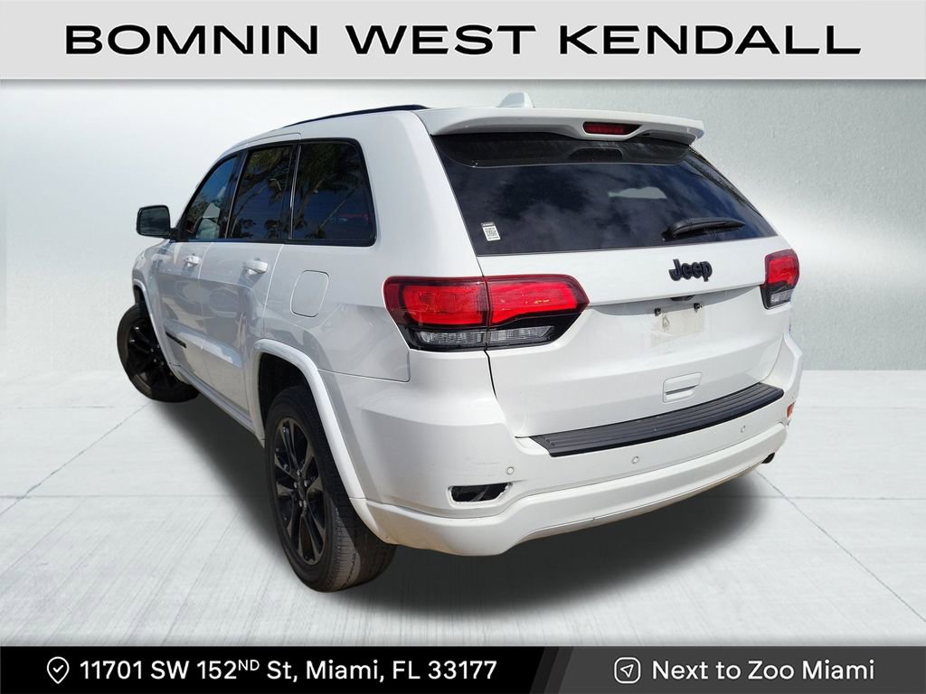 Used 2021 Jeep Grand Cherokee Laredo X image 3