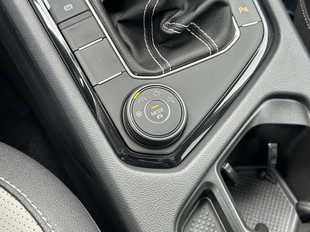 New 2026 Volkswagen Taos SEL AWD/4WD image 24