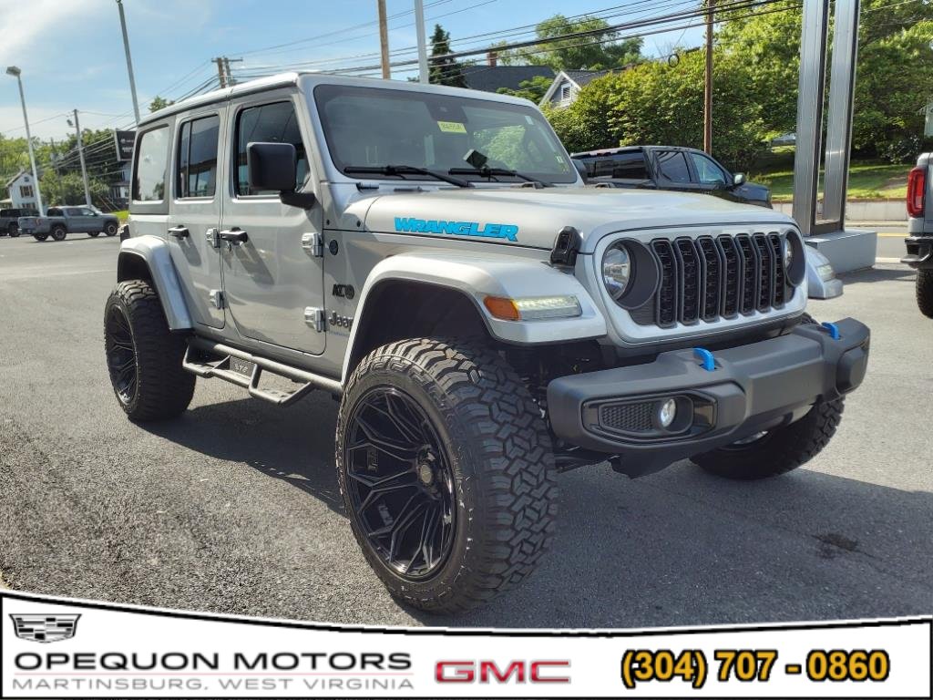 Used 2024 Jeep Wrangler Unlimited w/ Convenience Group AWD/4WD image 1